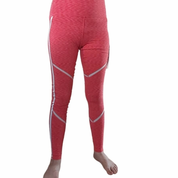 ALO Yoga Continuity Leggings . - Picture 12 of 16